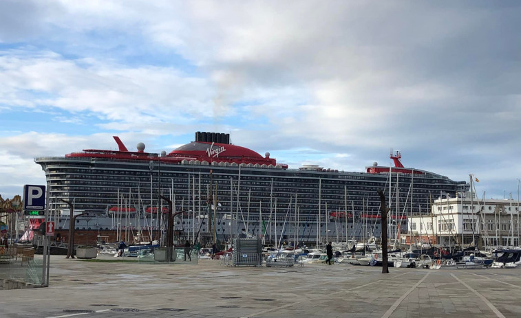 El 'Valiant Lady' visita A Coruña