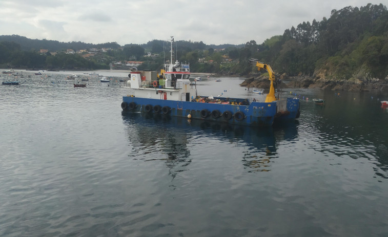 La Xunta inicia las obras de dragado del puerto de Lorbé