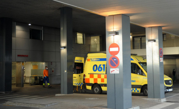 Un operario cae desde cuatro metros de altura mientras trabajaba en una obra en A Coruña