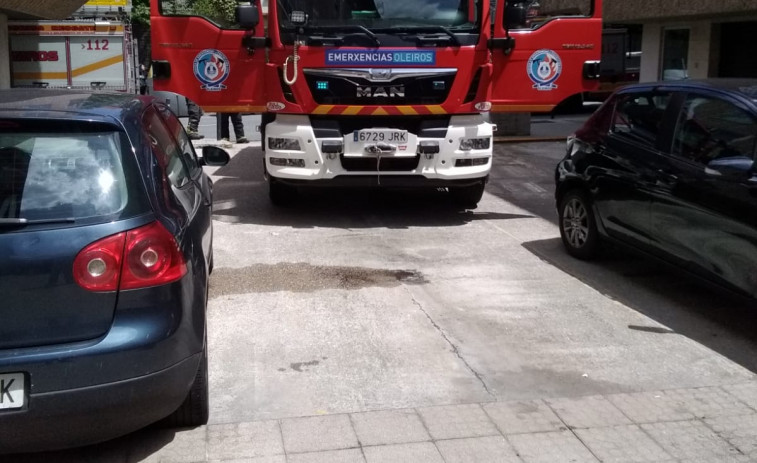 Un incendio obliga a desalojar el restaurante Bar & Grill 1906 en Arteixo