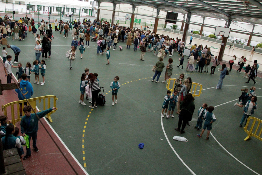 El Mercadillo del Liceo La Paz recauda en solo hora y media 2.120 euros para Aga Ucraína