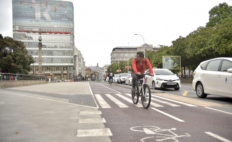 El Ayuntamiento estudia que el carril bici sea permanente en los Cantones
