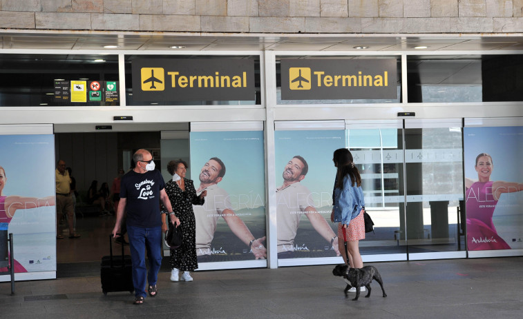 El reto de Alvedro: el aeropuerto recibe un 63% menos de pasajeros que en 2019