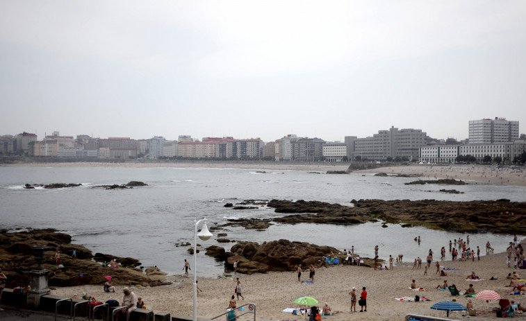 Un hombre de 86 años fallece en Riazor tras sufrir una parada cardiaca durante el baño