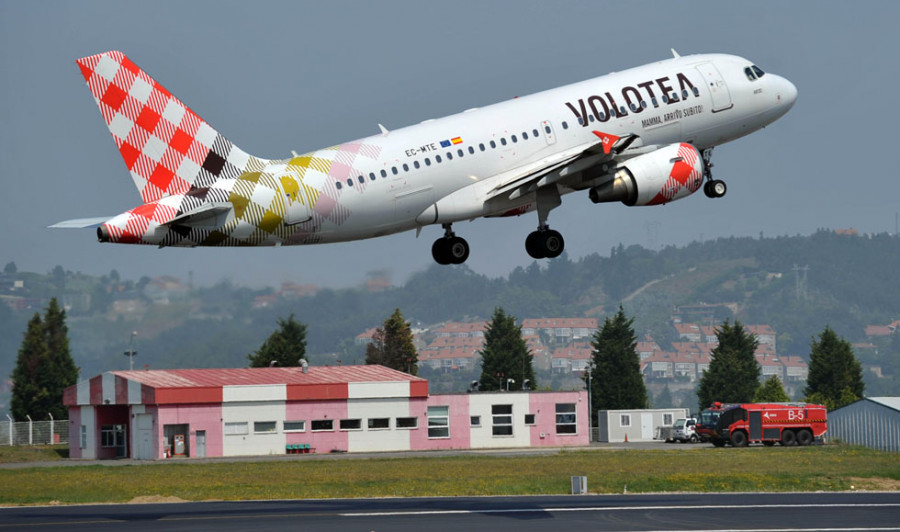 Volotea incrementa plazas en los vuelos de A Coruña a Bilbao, Valencia, Málaga y Menorca
