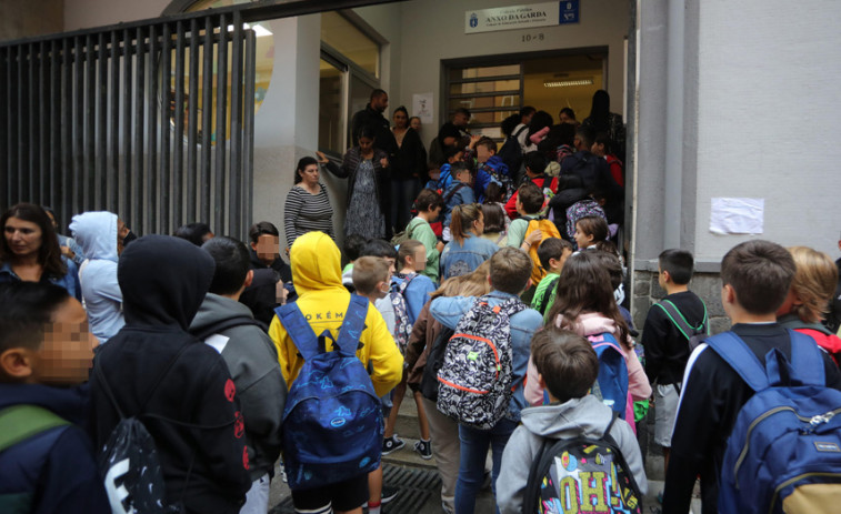 Los colegios y los institutos coruñeses abren de nuevo sus puertas en la vuelta al cole y a la normalidad