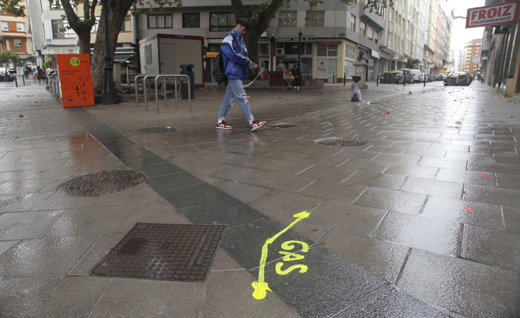 Comienzan las obras en la calle de Ramón Cabanillas, que será peatonal en siete meses