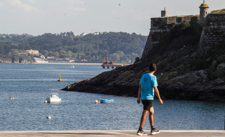 A Coruña y Oleiros valoran crear un enlace por barco durante todo el año “como una opción más de transporte”
