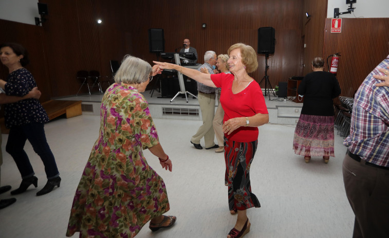 Vuelven los bailes de mayores de A Coruña: lugares, fechas y horas