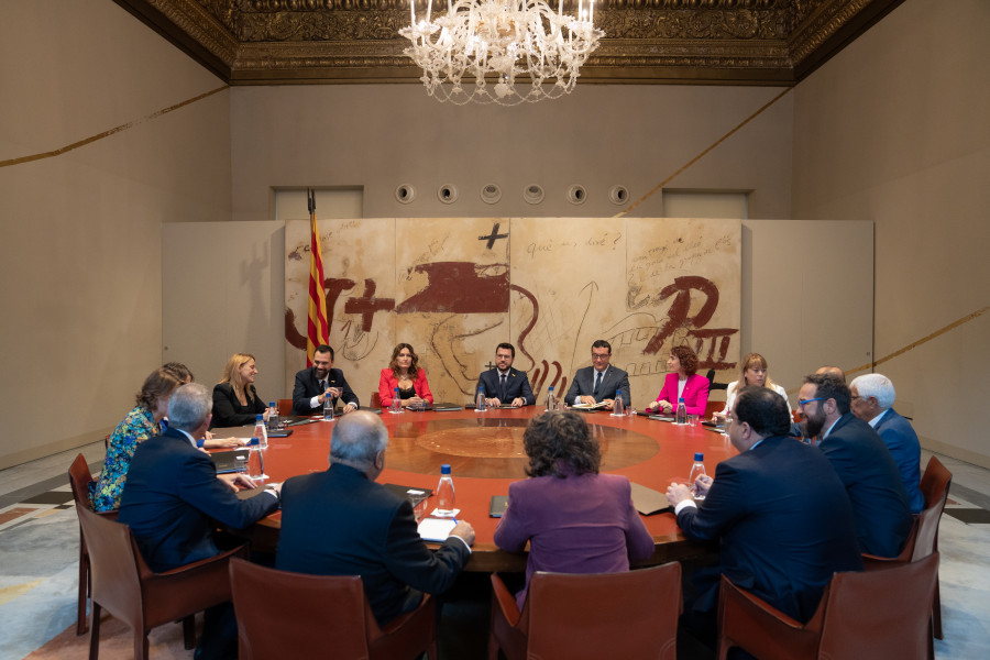 Aragonés insta a JxCat a apoyar "sus presupuestos" y no darle la llave al PSC