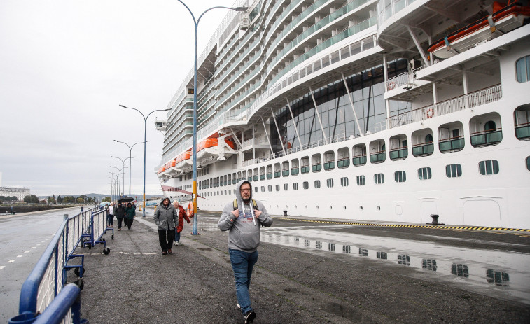 El sexto crucero más grande del mundo atraca en A Coruña