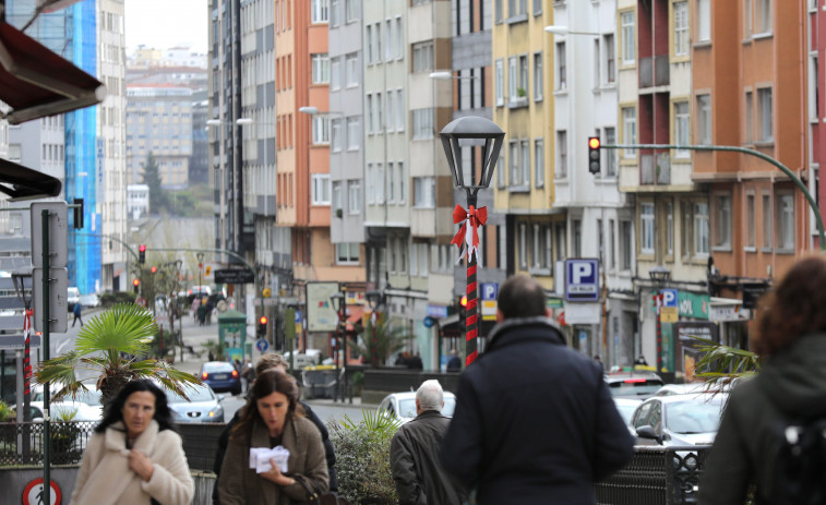 Los comerciantes de Os Mallos, en A Coruña, convierten la ronda de Outeiro en un paseo de la fama navideño