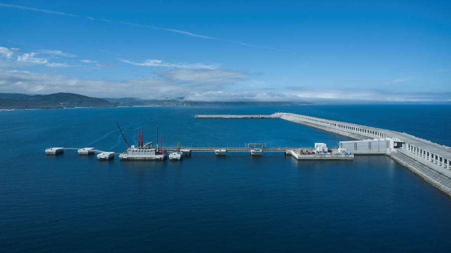 Repsol anuncia la puesta en marcha de sus instalaciones en el Puerto Exterior