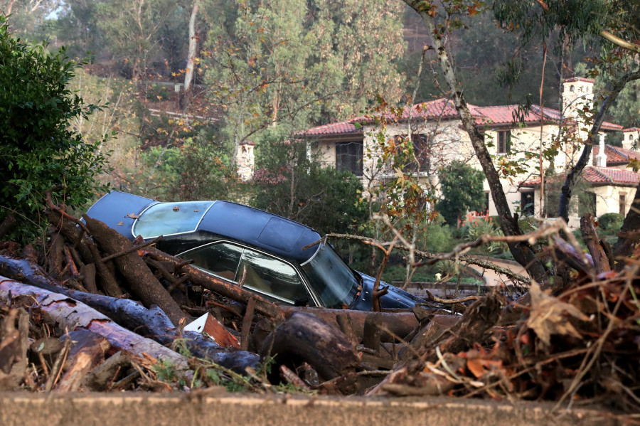 Cifra de muertos por tormentas en California sube a 17, entre ellos dos niños