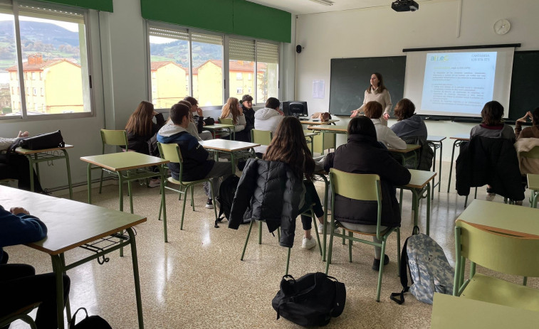 La mitad de alumnos recurre a clases particulares que  son el 15% del gasto educativo