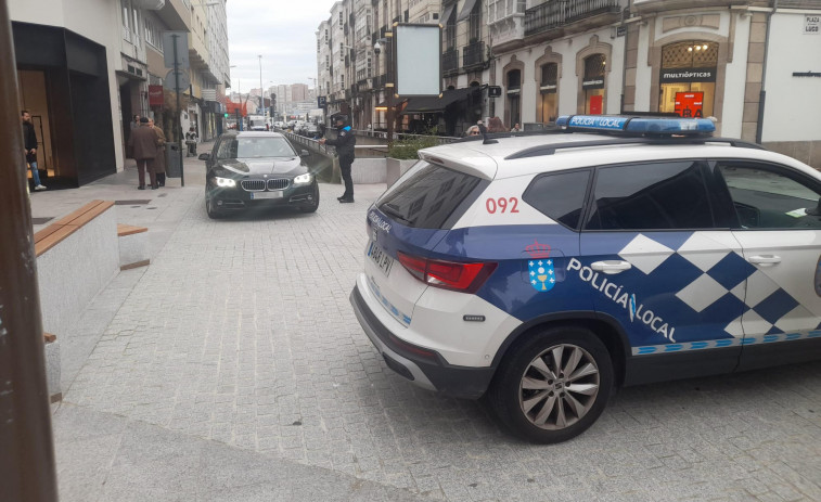 El 092 mantiene la vigilancia en la calle Compostela ante las infracciones continuadas