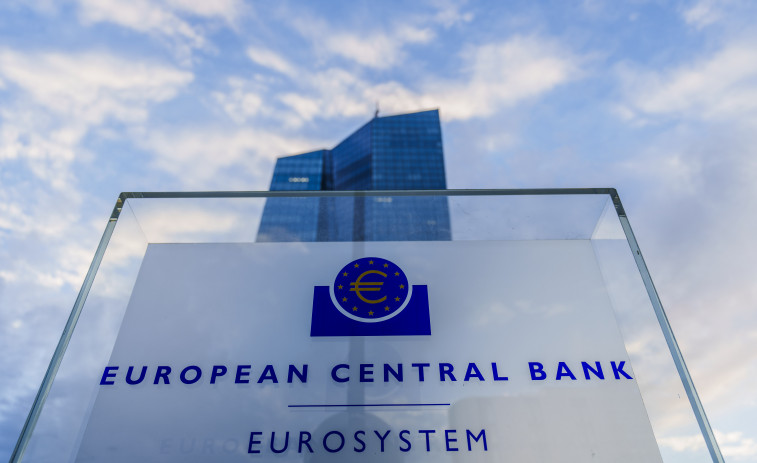 El BCE sube los tipos por décima vez hasta el 4,5 % pese a que la economía se estanca