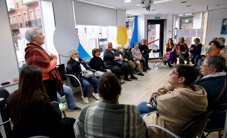La Marea Atlántica reúne un grupo de mujeres para recoger ideas de cara a las elecciones