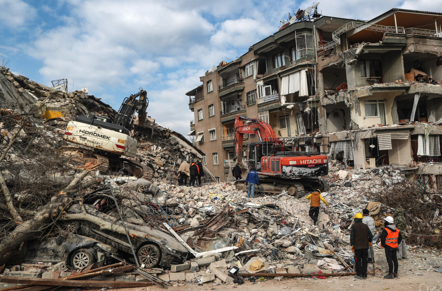 Turquía detiene a constructores mientras el número de muertos por el seísmo roza ya los 30.000