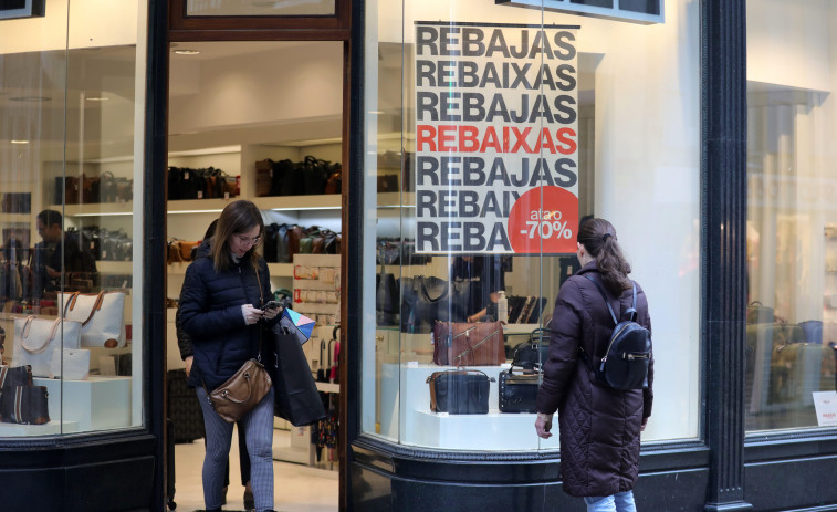 Los gallegos gastaron este año en rebajas un 50% menos que en 2022