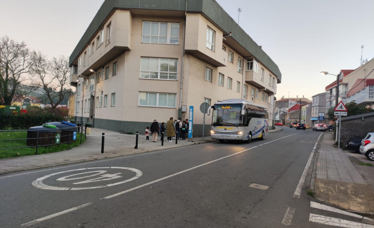 Los vecinos de Mesoiro Viejo reclaman marquesinas en las paradas de autobuses
