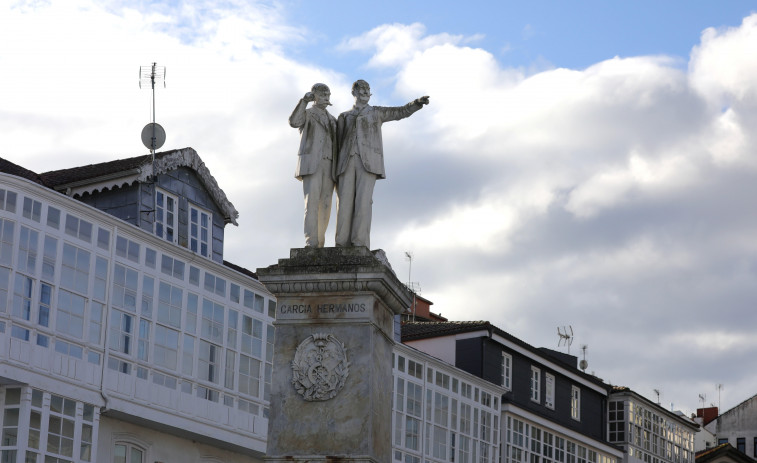 Reportaje | La ilustre estatua que desde hace ‘solo’ cuarenta años apunta a El Pasatiempo de Betanzos