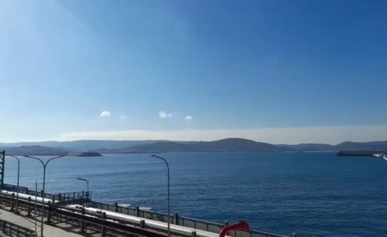 La alcaldesa de A Coruña celebra el cambio de Repsol al Puerto Exterior