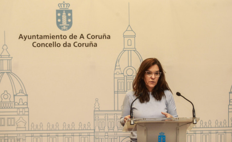 La alcaldesa de A Coruña ofrece colaboración al Deportivo pero reprocha a su presidente que faltase 