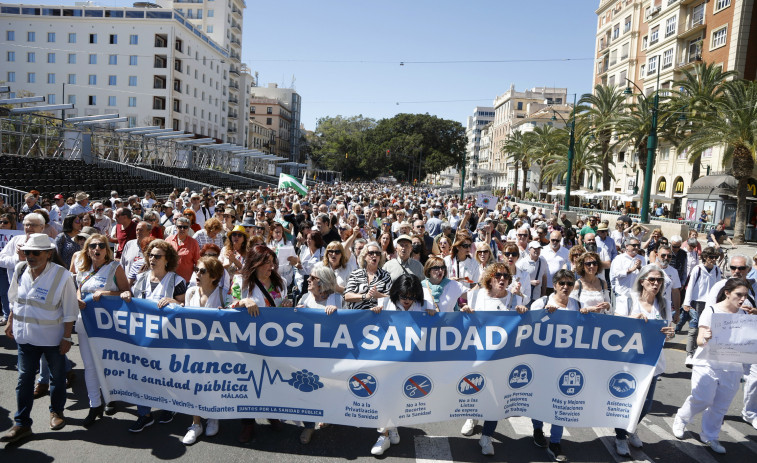 Miles de andaluces afean a la Junta su gestión de la sanidad pública