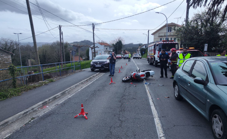Herido grave un motorista tras una colisión en Bergondo
