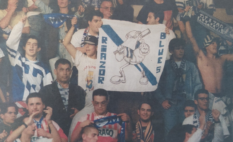 Hace 25 años: Los Riazor Blues cargan contra Lendoiro