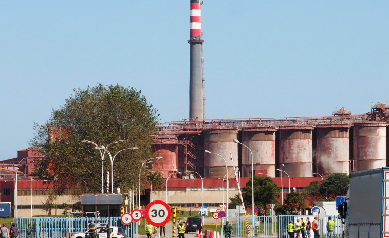 Zanjada la  “crisis” en Alcoa tras atribuir el despido de trabajadores a un “malentendido”