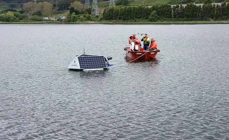 Arteixo utiliza ultrasonidos para eliminar algas del embalse de Sabón