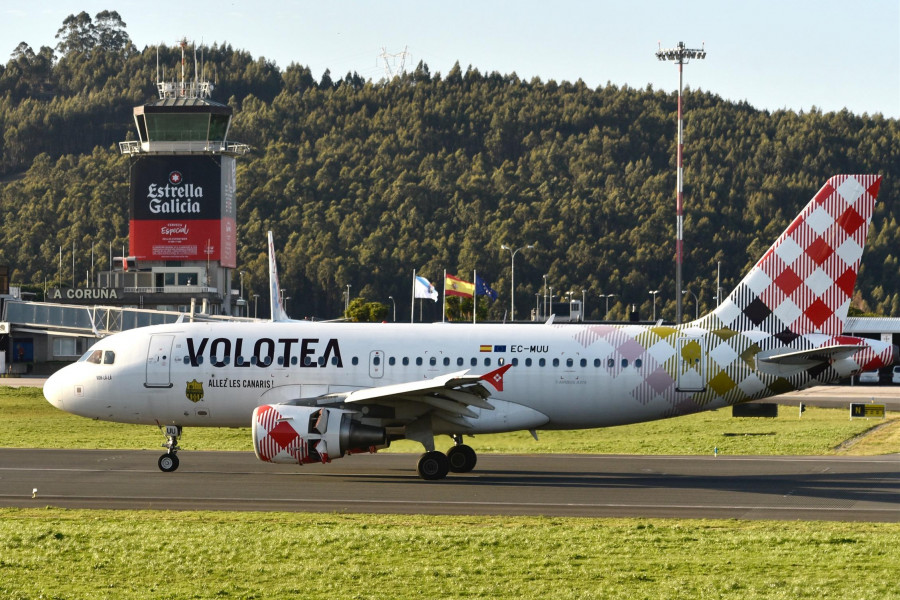 Volotea no planea operar en 2024 la ruta a Bilbao desde el aeropuerto de A Coruña