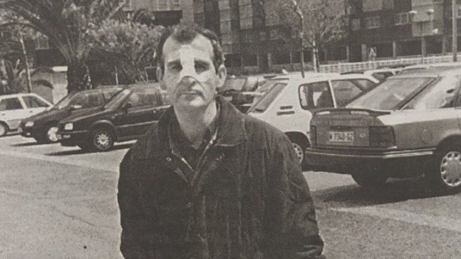 Hace 25 años: Agredido un profesor de autoescuela por aparcar en Elviña y tren de enfermos con destino Lourdes