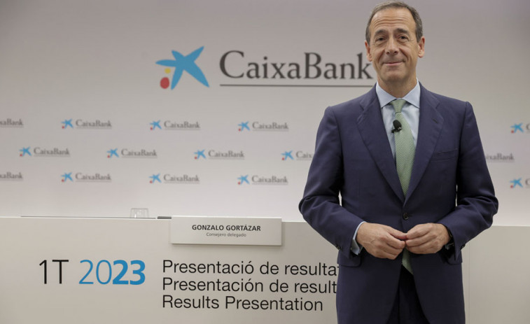 Podemos pide al PSOE aumentar los impuestos a la banca e insiste en limitar las hipotecas