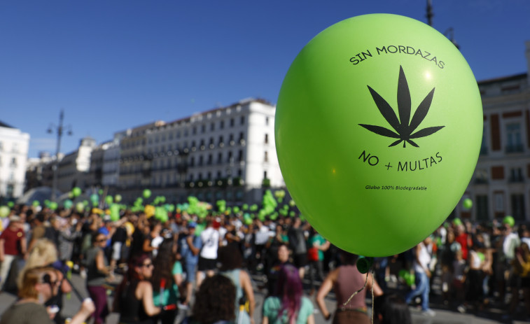 La marcha de la marihuana reúne a miles de personas por la legalización