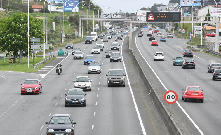 Un joven sin carné roba un coche en A Coruña y conduce hasta Ribadeo