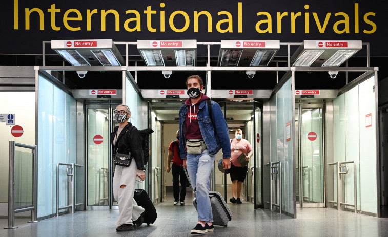 El Reino Unido prohibirá a los estudiantes extranjeros traer a sus familias