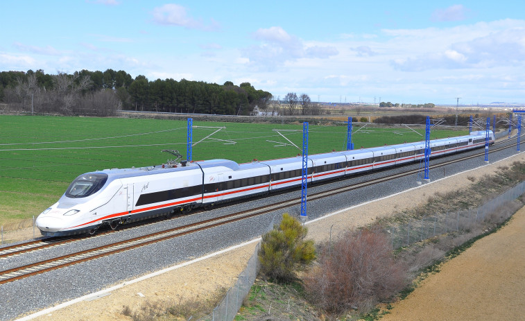 Galicia reclama al Gobierno siete trenes Avril