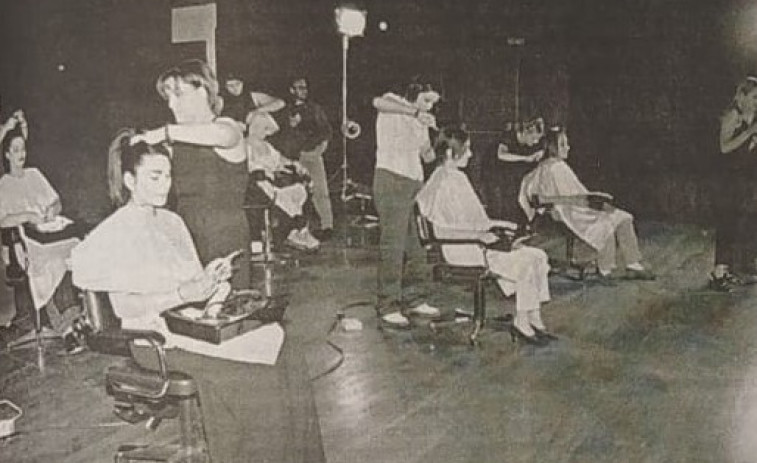 Hace 25 años: El Deportivo ficha a Irureta y desfile de alumnos de Peluquería y Estética del instituto de Someso