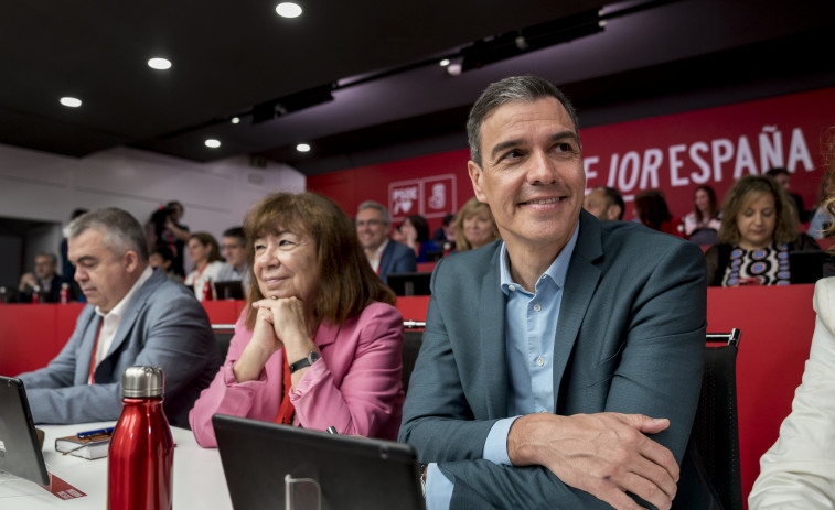 Sánchez celebra la unión de Sumar y Podemos, aunque 