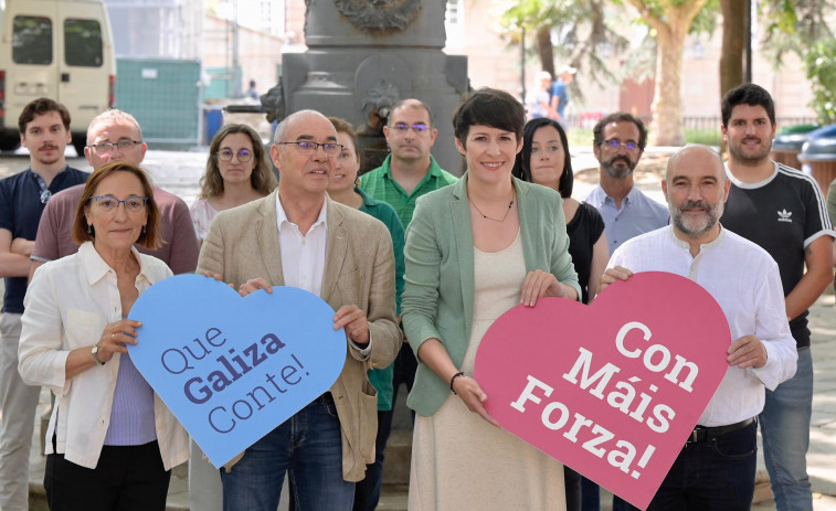 El BNG presentó su lista provincial para el Congreso en la plaza de Azcárraga