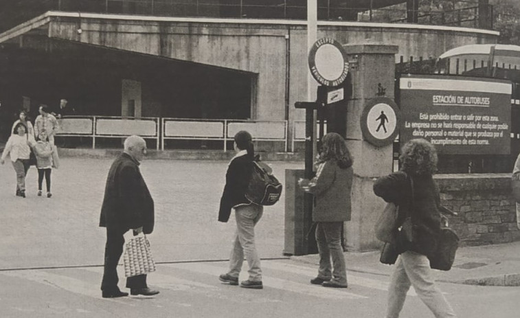 Hace 25 años: Perdido un féretro en Alvedro y la transformación de la estación de buses de A Coruña queda para el 2000