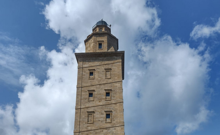 La Torre de Hércules cierra este sábado desde las 17.30 por el fuerte viento