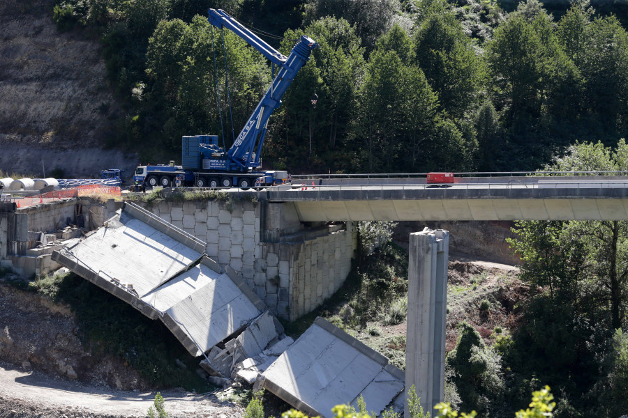 Investigado un operario por robar 61.000 kilos de restos metálicos del viaducto desplomado de la A-6
