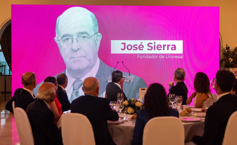El fundador de Urovesa, José Sierra, recibe el premio Empresario Galego do Ano