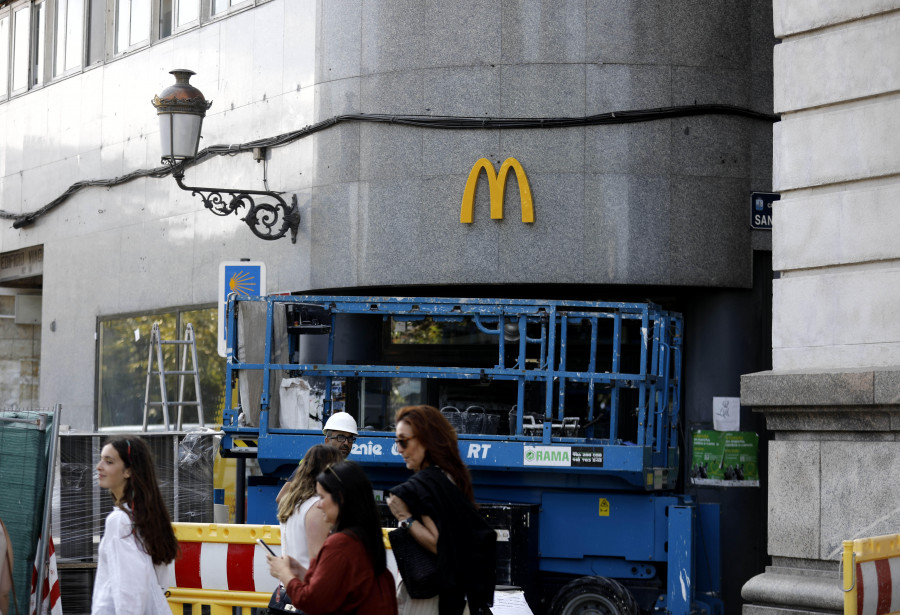 El logo de McDonald’s ya luce en los Cantones de A Coruña