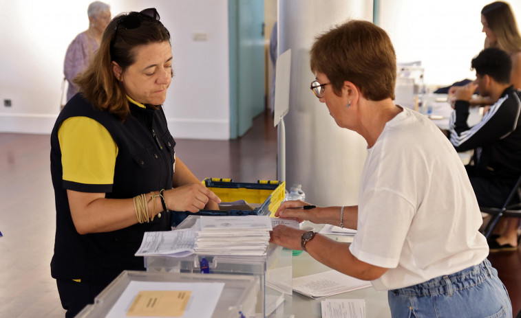 Correos admite casi 63.000 solicitudes de voto por correo para las elecciones gallegas