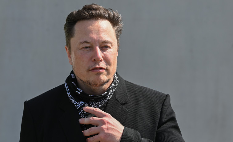 Elon Musk alerta que la IA es una gran amenaza para la civilización